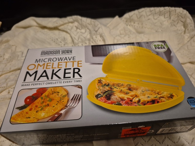 Madison York Microwave Omelette Maker, Large Capacity Up To 4 Eggs Open Box NIP