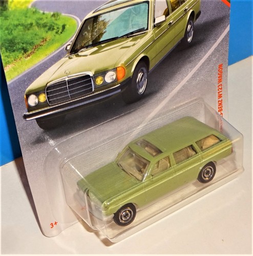 Matchbox 2019 MBX Road Trip Series #3 Mercedes-Benz W123 Wagon Light Green - Picture 2 of 2