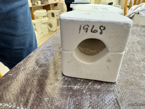 VINTAGE NOWELL'S CERAMIC MOLD #NM-1968 HOLY COW - Picture 9 of 11