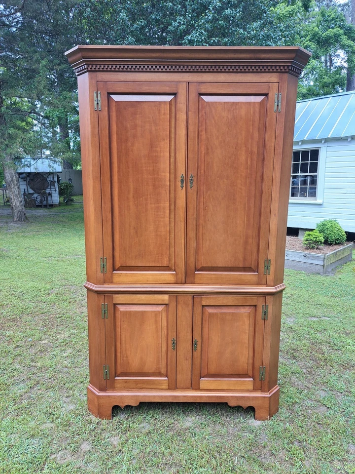 Armario Southern Cherry Corner Hecho en Tienda 20thc Foto 4 de 4