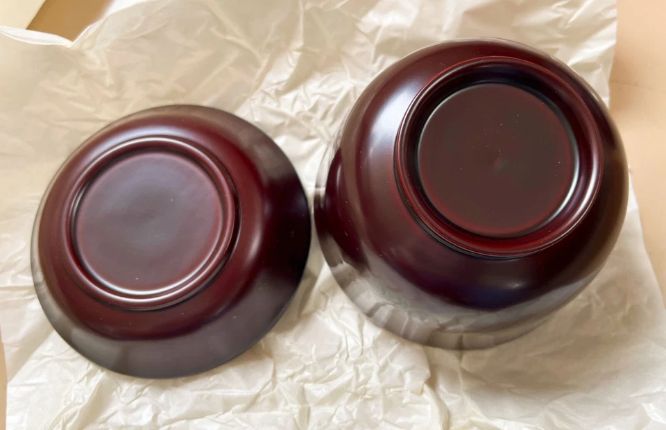 Cuenco y bandeja de laca japonesa y palillos que nunca se han usado Foto 4 de 4