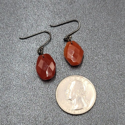 Pierced Earrings Carnelian Faceted Stone Bead Black Metal Dangle 5/8" - Picture 7 of 8