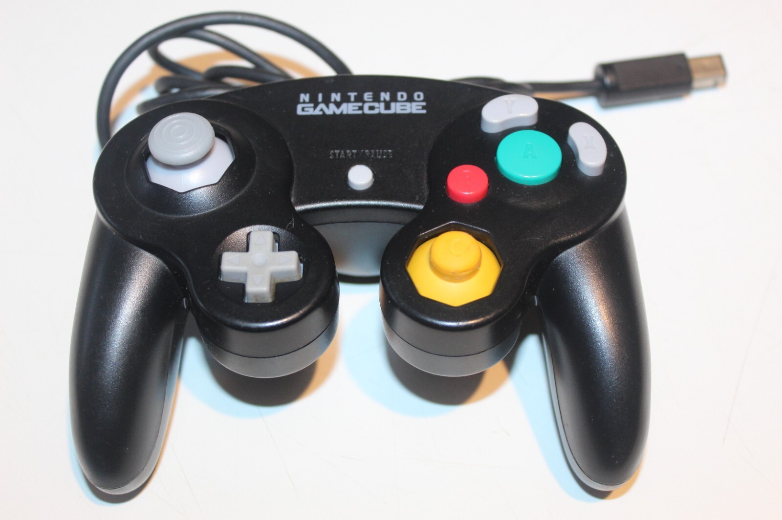 Manette Générique Noire pour Nintendo GameCube - Très Bon État Manette Générique Noire pour Nintendo GameCube - Très Bon État