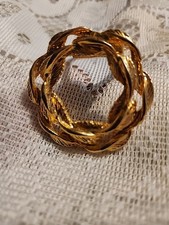 Vintage Goldtone Wreath Scarf Ring Clip Holder 1970s With A Intertwined Leaf Des