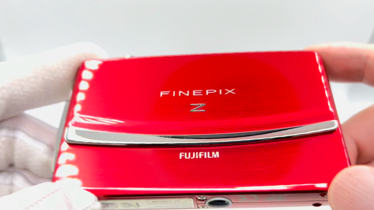 Near Mint in Box] FUJIFILM FinePix Z90 Red 14.2MP 5x Zoom Digital