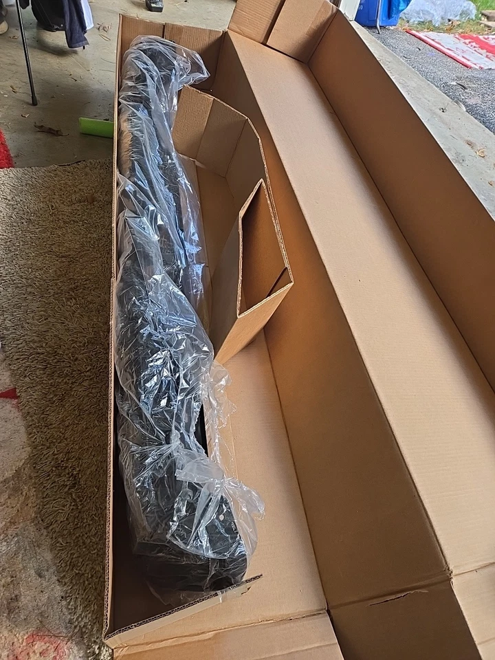 Barra frontal de parachoques trasero Nissan Titan 2020-2023. OEM. 85030-9fvoa Foto 3 de 4