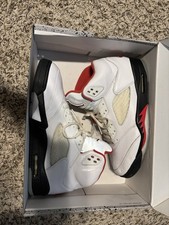 Earliest Known Michael Jordan Game-Worn Nike Shoes Sell for Nearly $72K 18