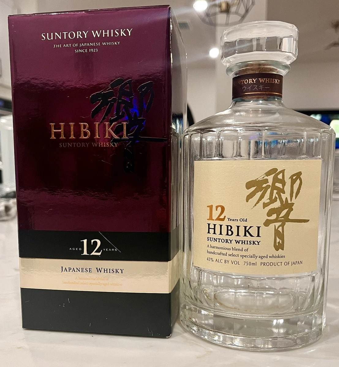 25+ Suntory Whisky In Collectible Liquor Bottles (1900-Now) for