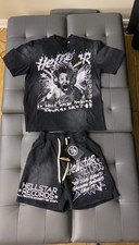 Hellstar Men s Black Graphic Logo Crew Neck S...