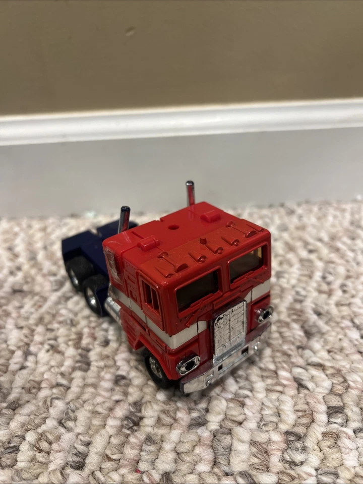 VINTAGE G1 TRANSFORMERS OPTIMUS PRIME SOUNDWAVE 7 Total 1984 RARE HTF 80'S - Image 3 of 4