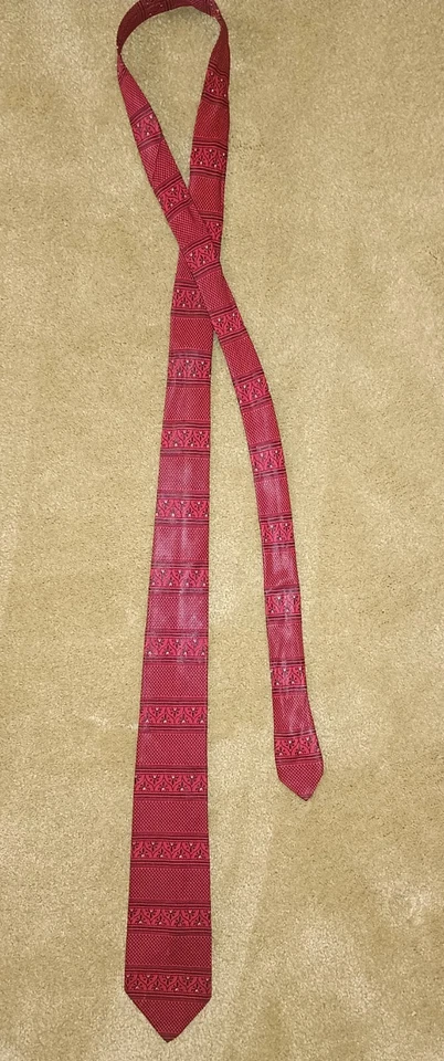 Vintage 1950s Jayne Mansfield Peekaboo Tie.Beautiful Red Pencil Style Tie.Rare! - Image 3 of 4