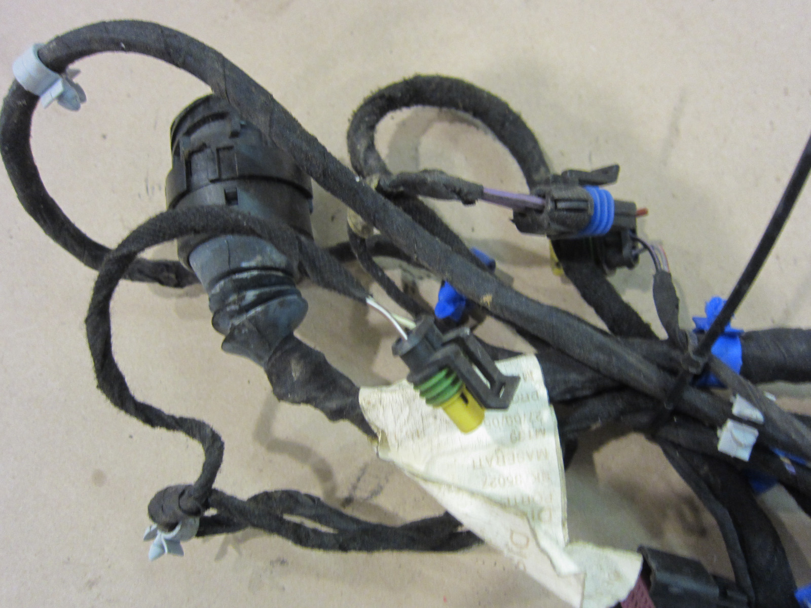 Maserati Quattroporte Rear Door Electrical Connection Cables. Part# 200536