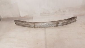 Stoßstange Halterung Träger vorne Stoßstangenträger VW Passat 3B