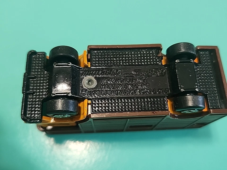 1977 Vintage Caixa de Fósforos Solta Superrápida Nº Caixa de 40 cavalos rara marrom transportador de gado - Imagem 4 de 4