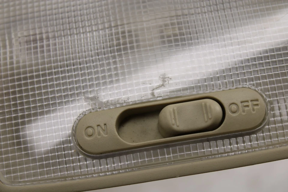 Задний купольный фонарь для чтения 2009–2014 Acura TSX OEM FU42 - Изображение 3 из 4