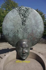 Photo 6x4 The Face of Ingenuity This bronze sculpture by Tom Lomax unveil c2011