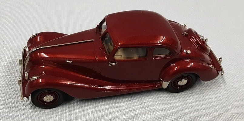 Lansdowne Diecast 1947 Bristol Type 400 Metallic Red 1/43 # LDM-31 - Image 4 of 4