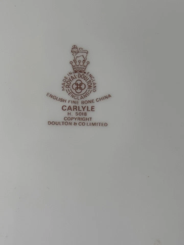 4 Royal Doulton Carlyle Dinner Plates - Image 2 of 2