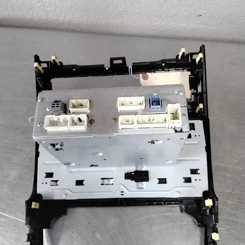 2012-2013 Toyota Camry Radio Display Screen And Receiver ID P10067 - Picture 2 of 5
