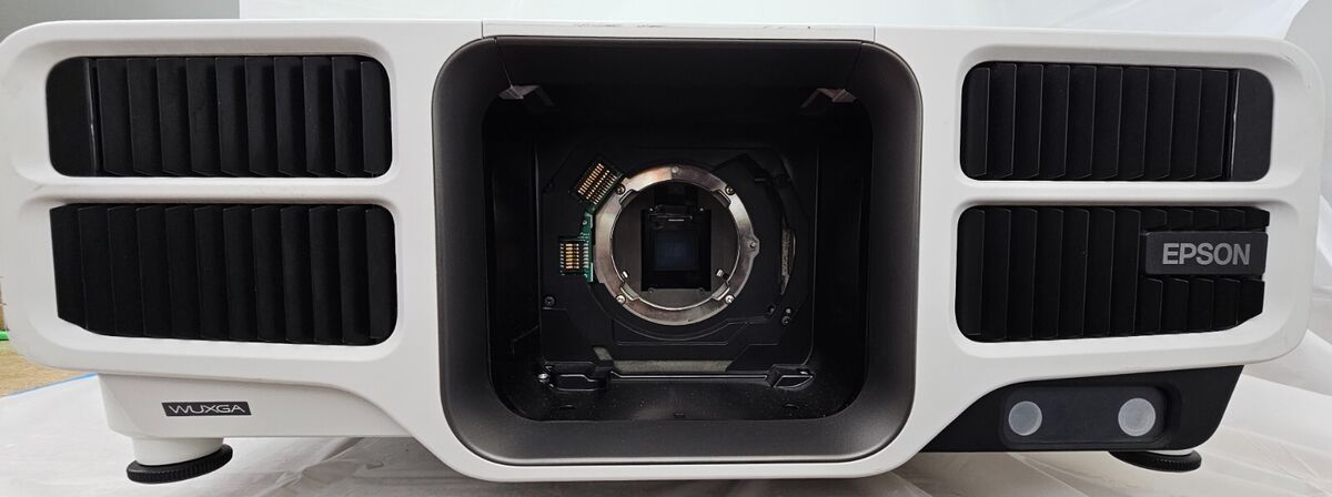 Epson Pro L1100U / WUXGA 3LCD / Laser Projector / 6000 Epson Pro L1100U / WUXGA 3LCD / Laser Projector / 6000
