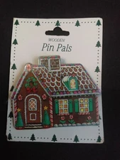 Vintage Ginger Bread House & Christmas Bear Wooden Pin Pals- Potpourri Pin 1993