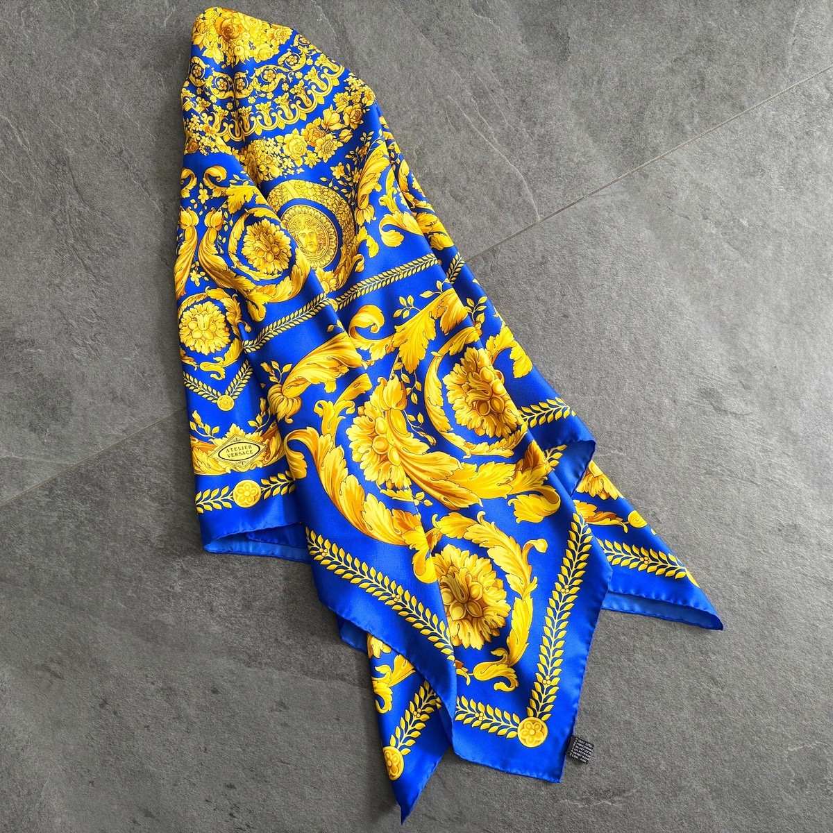 Gianni Versace ATELIER スカーフ 90-s Vintage Gianni Versace Atelier Barocco Scarf Silk with
