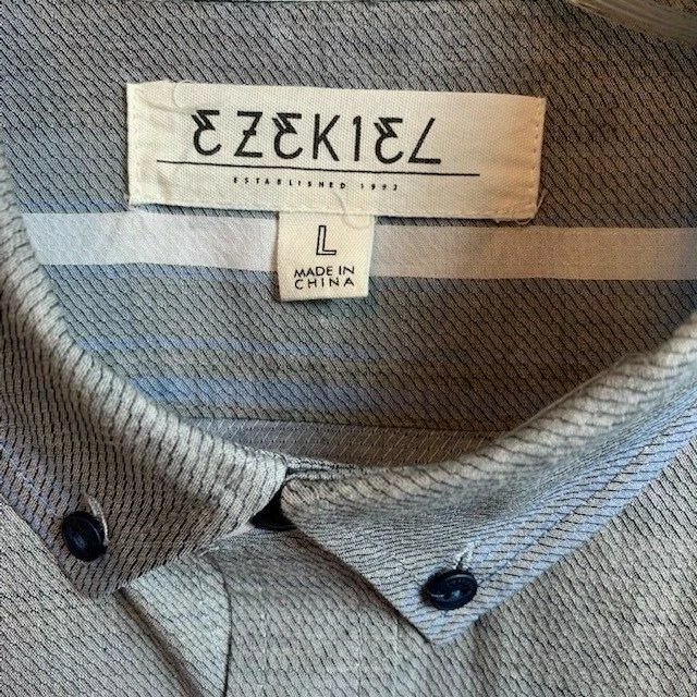 Mens Ezekiel Gray Striped Button Down Short Sleeve Shirt Size L - Image 2 of 4
