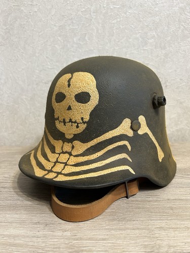 WW1 GERMAN helmet M16 RARE BATTLE DAMAGE, WWI Relic