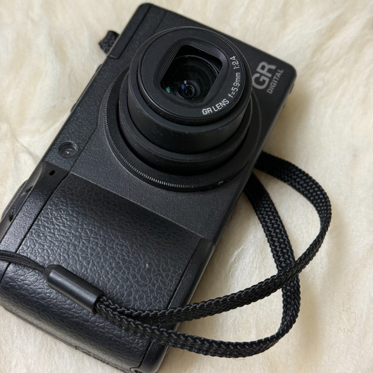 Ricoh GR Digital II GRD2 10MP Prime Lens Compact Digital Camera