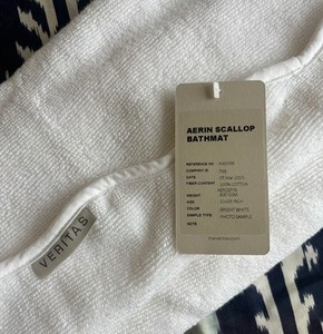 NWT William Sonoma Home x AERIN White Scallop 100% Turkish Cotton Bathmat OEKO