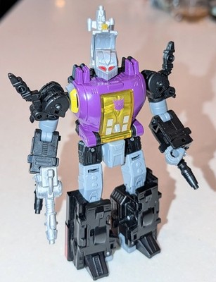 Transformers Legacy Bombshell Deluxe generations insecticon Evolution 
