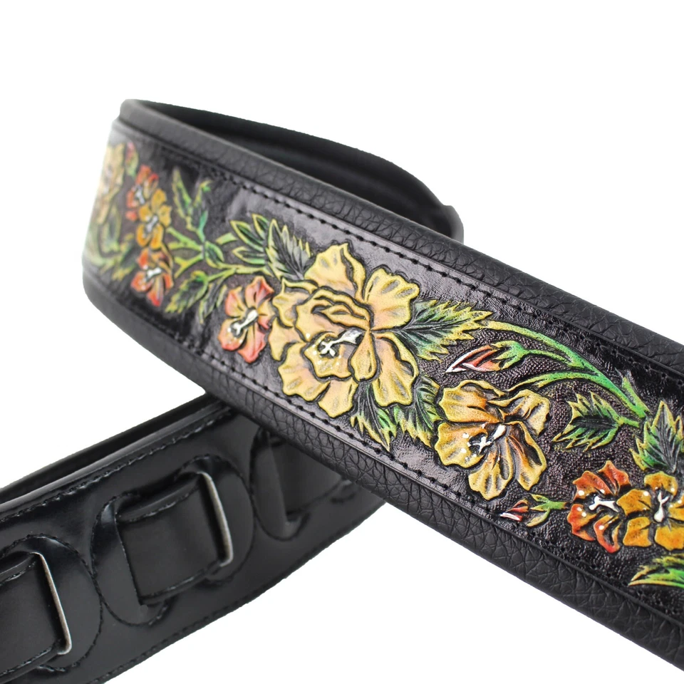 Correa negra brillante Walker & Williams KB-13 con rosas amarillas talladas en cuero granulado Foto 3 de 4