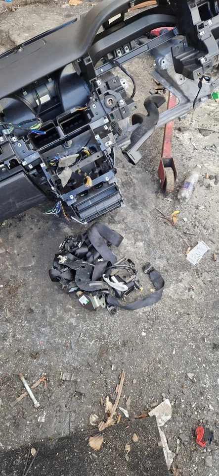 Land Rover Discovery 2017 Dashboard with Seatbelt KIT. Genuine. - Image 3 of 4