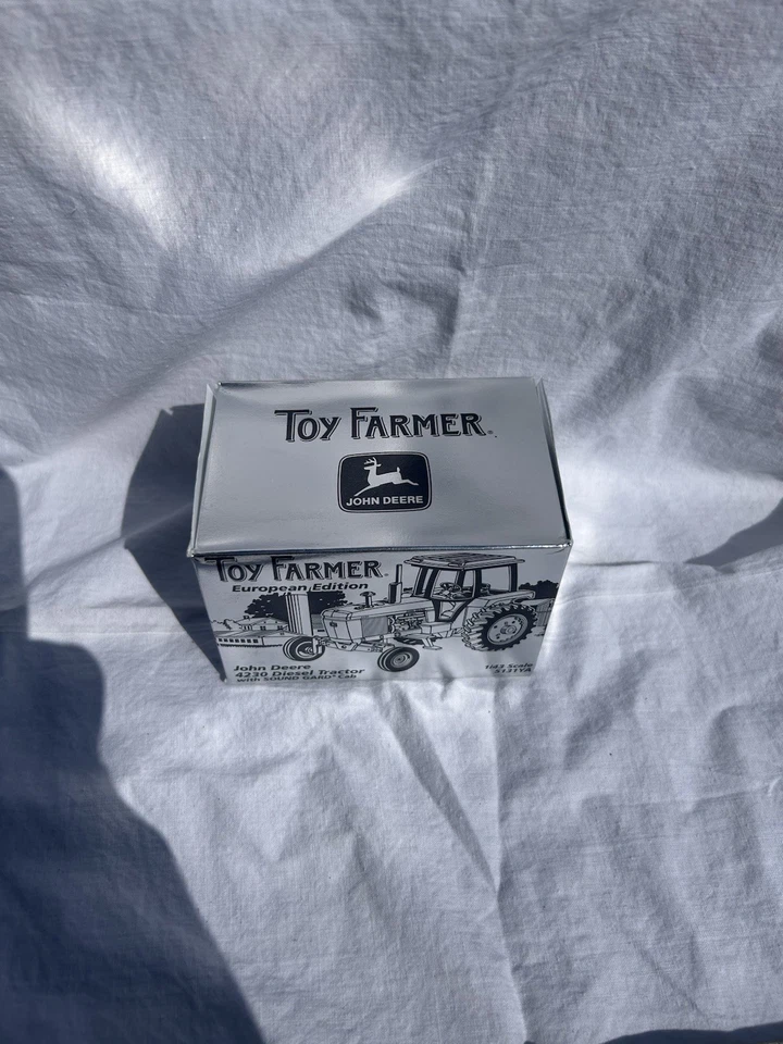 John Deere 4230 Diesel Tractor Toy Farmer European Edition 1/43 Scale 5131YA - Image 4 of 4