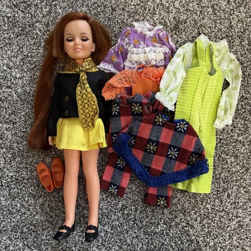 Vintage 1969 Ideal Crissy Doll Original Growing Hair Multiple Outfits