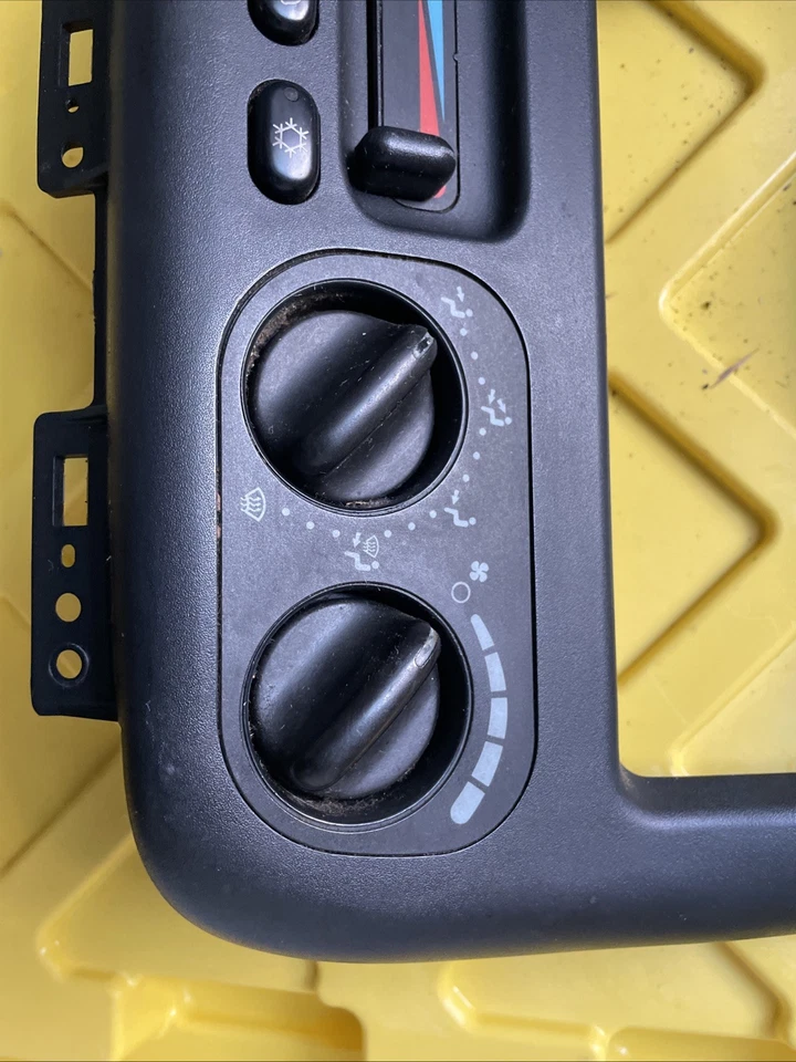 Dodge Caravan control de temperatura de clima aire acondicionado bisel térmico embellecedor 96-00 Town Country Voyager Foto 2 de 4