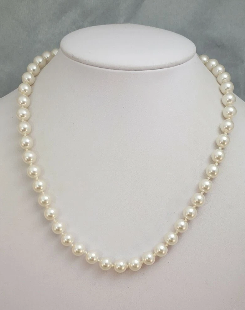 OFF WHITE Collana Vintage Annodata a Mano Fantastica Fibbia Fissata Bianca Finta Perla Lucite