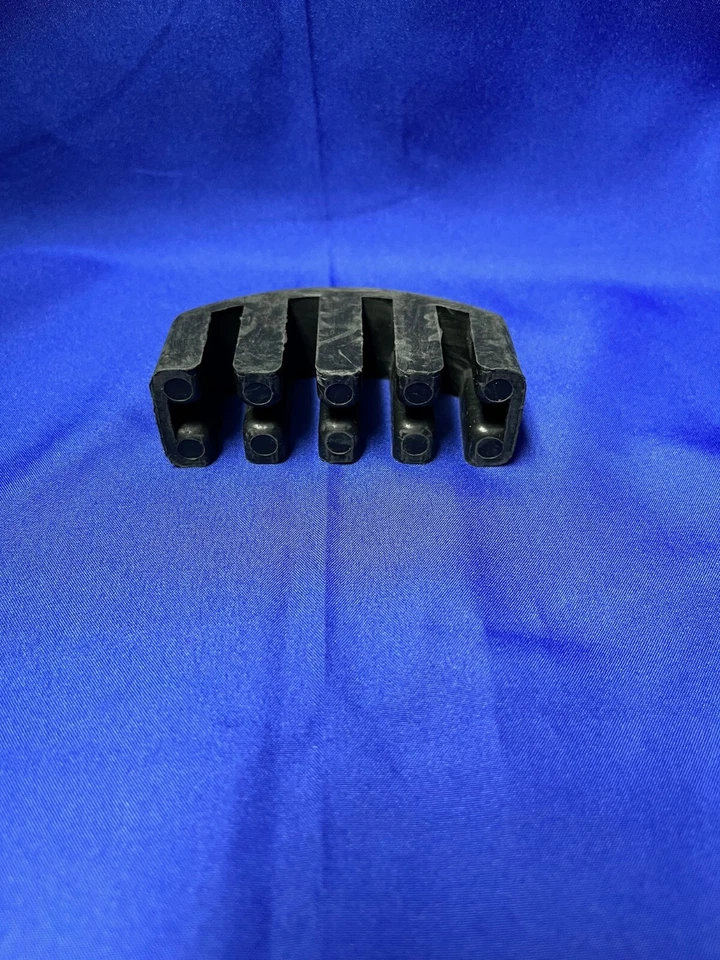 Cello Wire Performance Mute by Glaesel GL3802 and Ultra Cello Practice Mute - Image 4 of 4