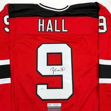 Taylor Hall Rookie Cards and Autographed Memorabilia Guide 62