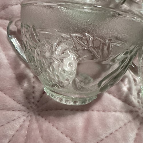 Beautiful Clear Antique Strawberry Grapes Impressed Into Six Cups Stunning Set - Picture 3 of 6