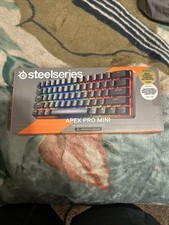 Steelers Apex Pro Mini Gaming Keyboard 60-PER...