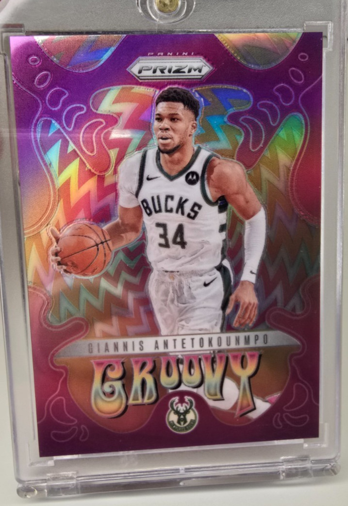 GIANNIS ANTETOKOUNMPO 2024-25 PANINI PRIZM GROOVY SILVER BUCKS Q5118