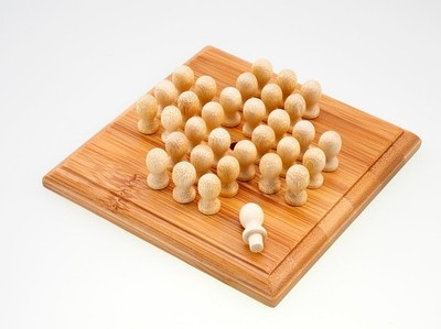 Fridolin  Mini Spiel aus Bambus Solitaire