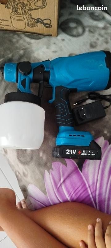 Pistolet à peinture sans fil 21V à haut débit avec réservoir 800ml