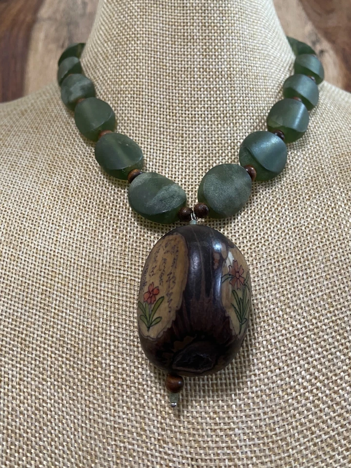 Collar de vidrio rústico vintage - Colgante de nuez de árbol hecho a mano Foto 4 de 4