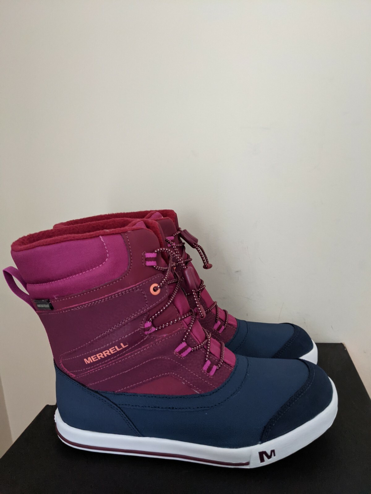 Waterproof Boot Size 5 NIB 