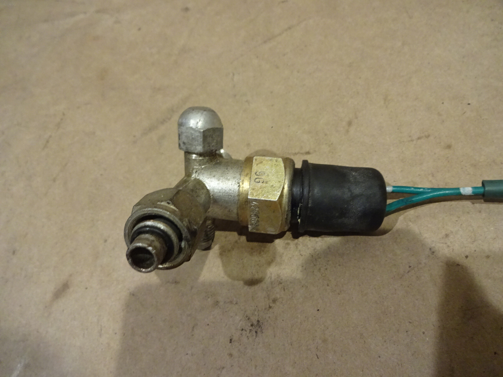 Ferrari 400GT/400 Auto - AC Pressure Switch - P/N 111221
