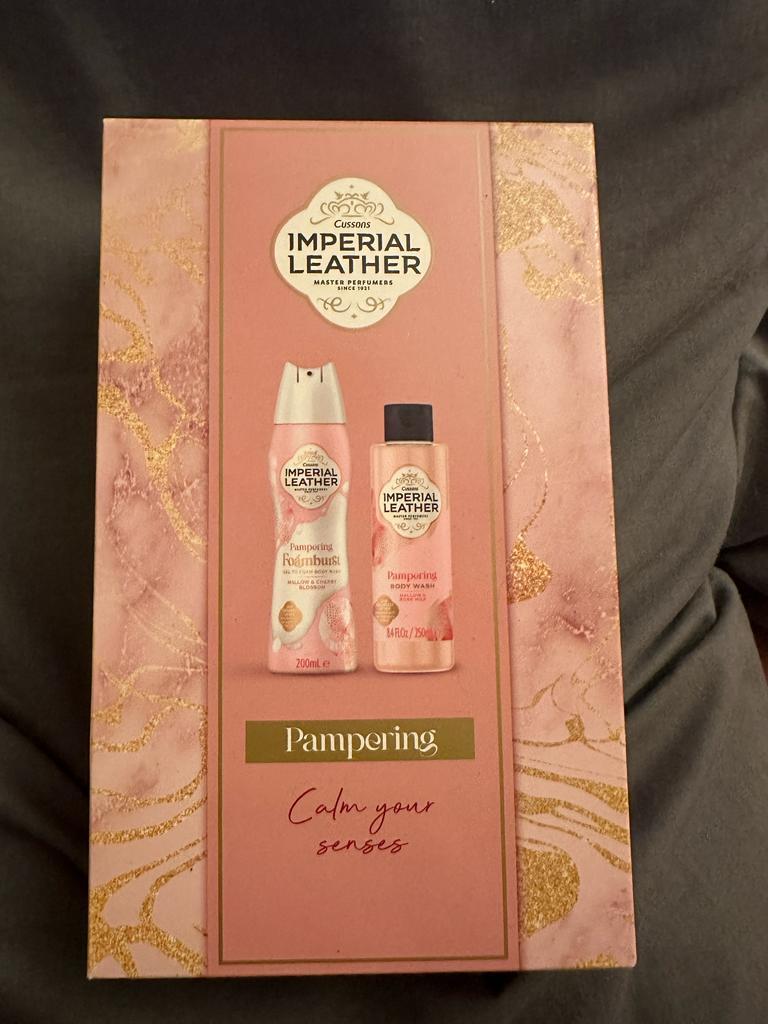 Imperial Leather Pampering Gift Set Foamburst Body Wash & Milk Body
