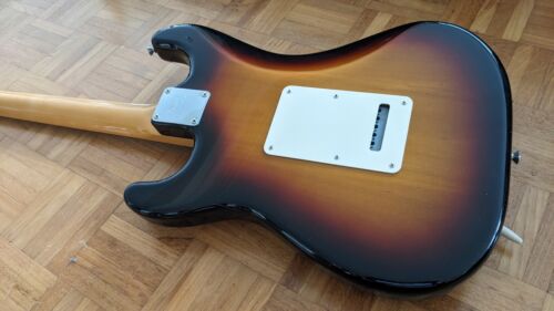 2009 FENDER CLASSIC PLAYER 60'S STRATOCASTER, 3 TONE SUNBURST, LOVELY CONDITION - Picture 7 of 10