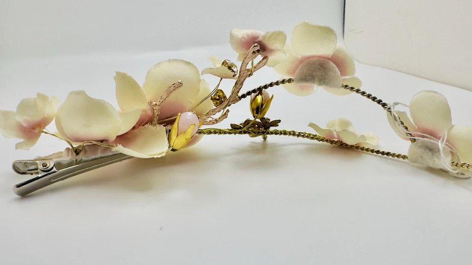 Delicate Floral Hair Clip - Image 3 of 3